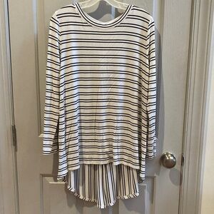 VGUC Soft Surroundings Tunic Top